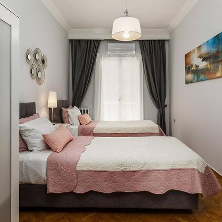 Best Location 3 Bedroom Apartment With View เทสซาโลนิกิ ภายนอก รูปภาพ