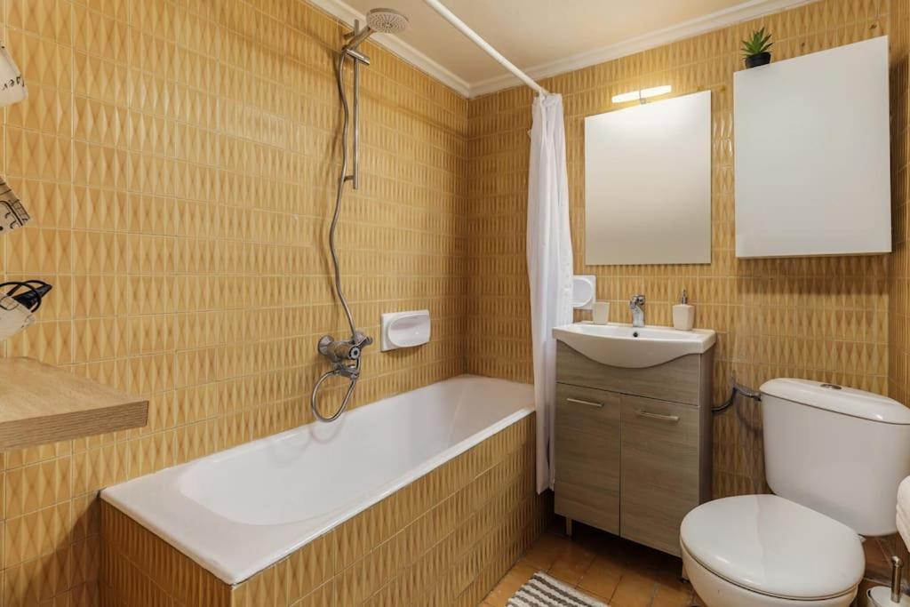 Best Location 3 Bedroom Apartment With View เทสซาโลนิกิ ภายนอก รูปภาพ